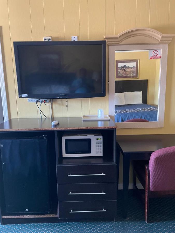 Budget Inn 먼로빌 외부 사진